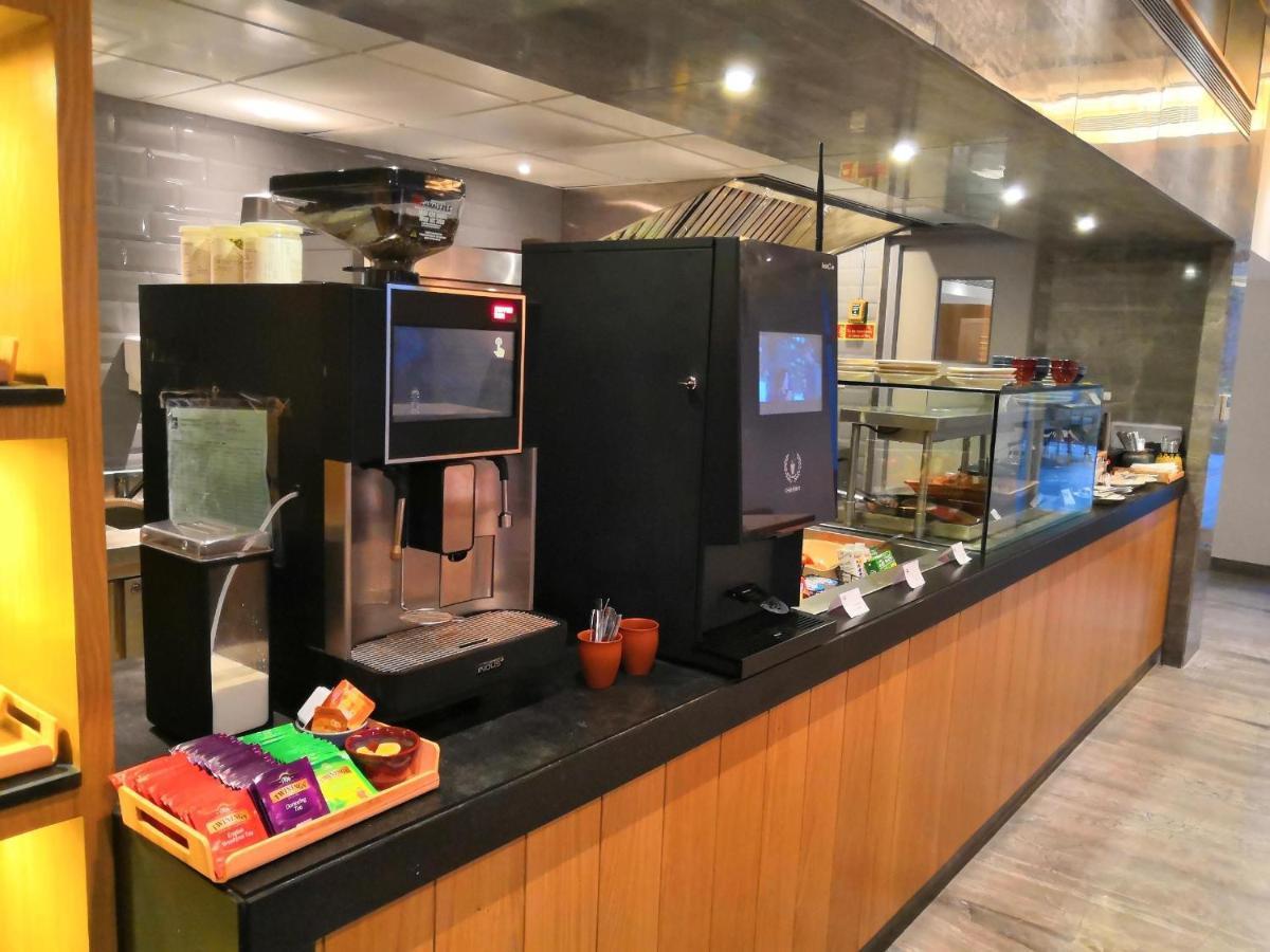 Holiday Inn Express Bengaluru Yeshwantpur By Ihg Exterior photo