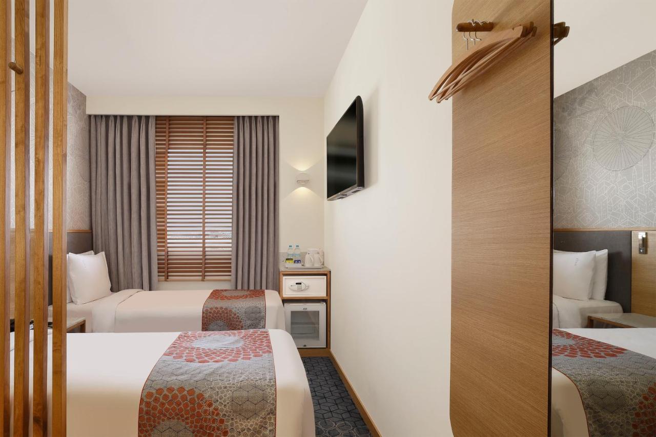 Holiday Inn Express Bengaluru Yeshwantpur By Ihg Exterior photo